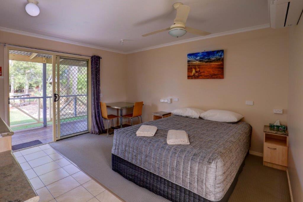 Tambo Mill Motel & Caravan Park Экстерьер фото
