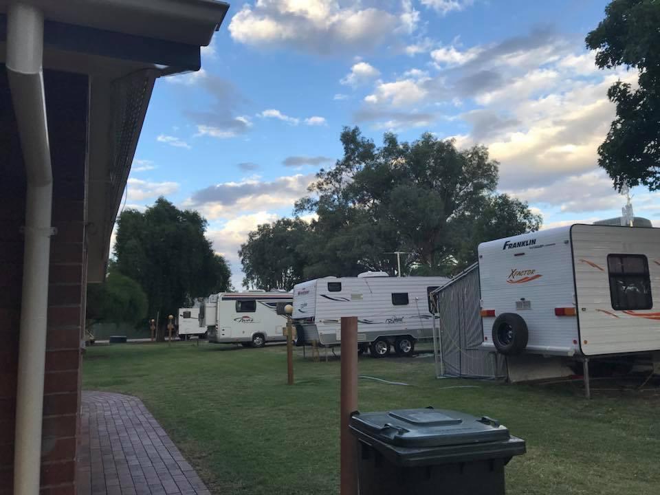 Tambo Mill Motel & Caravan Park Экстерьер фото
